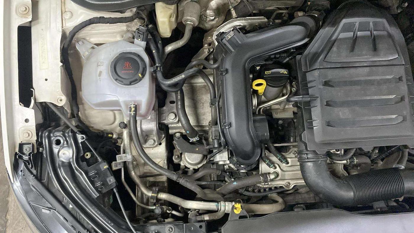 2022 Skoda SLAVIA STYLE 1.0L TSI AT, Petrol, Automatic, 34,211 km, Engine View - Right