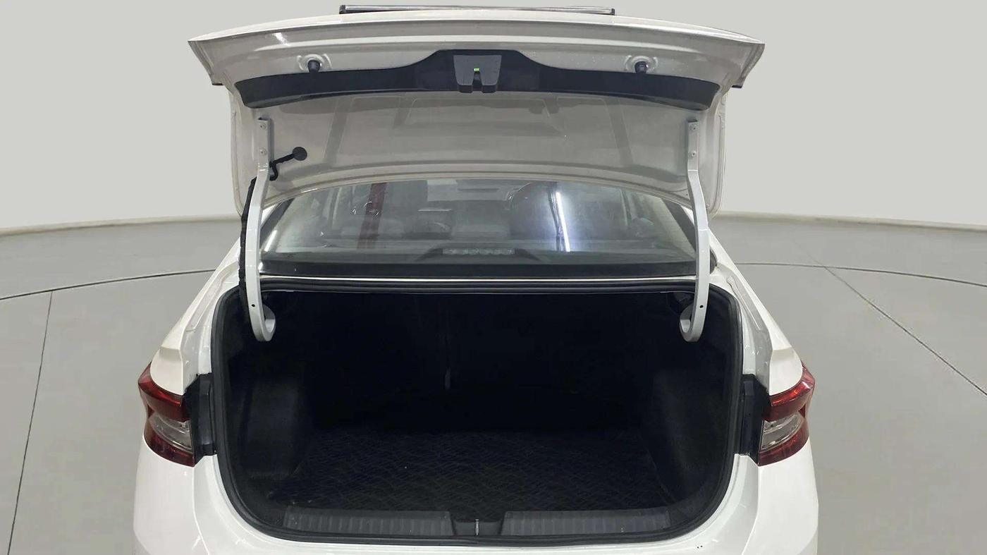 2022 Skoda SLAVIA STYLE 1.0L TSI AT, Petrol, Automatic, 34,211 km, Boot Inside