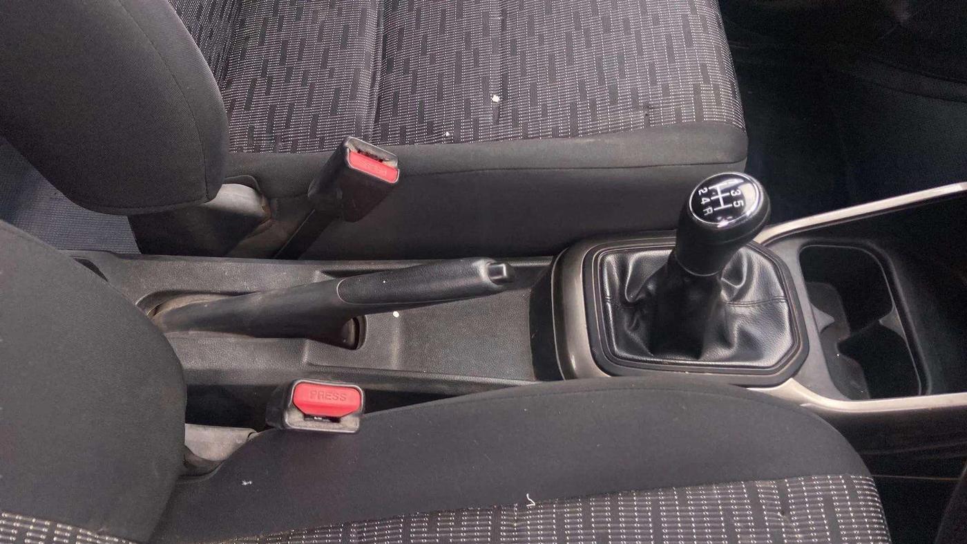 2018 Maruti IGNIS SIGMA 1.2, CNG, Manual, 75,725 km, Gear Lever