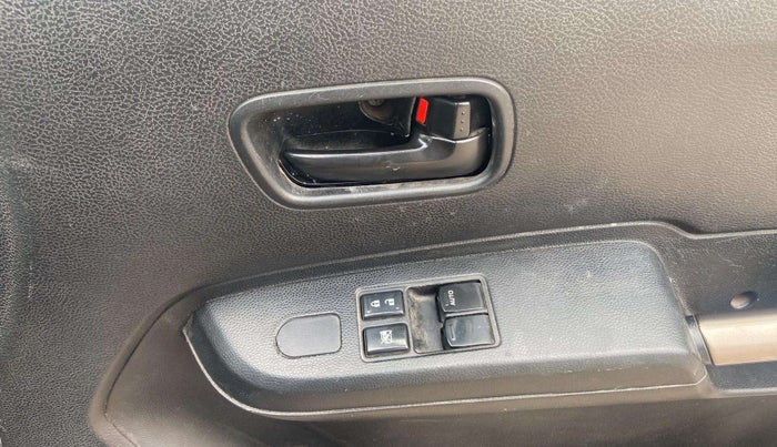 2018 Maruti IGNIS SIGMA 1.2, CNG, Manual, 76,081 km, Driver Side Door Panels Control