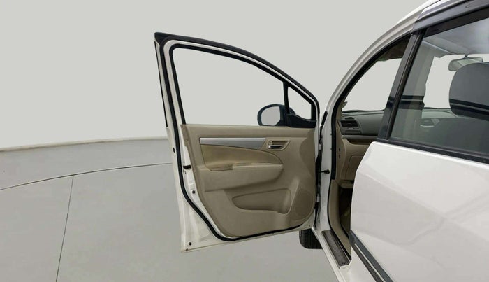 2016 Maruti Ertiga VXI, CNG, Manual, 59,119 km, LHS Front Door