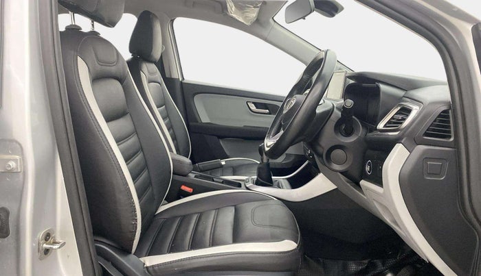 2020 Tata ALTROZ XZ PETROL, Petrol, Manual, 32,620 km, Right Side Front Door Cabin