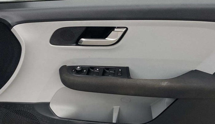 2020 Tata ALTROZ XZ PETROL, Petrol, Manual, 32,620 km, Driver Side Door Panels Control