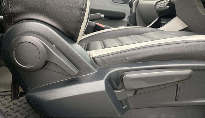 2020 Tata ALTROZ XZ PETROL, Petrol, Manual, 32,620 km, Driver Side Adjustment Panel