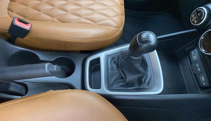 2022 Hyundai VENUE S+ 1.2, Petrol, Manual, 15,395 km, Gear Lever