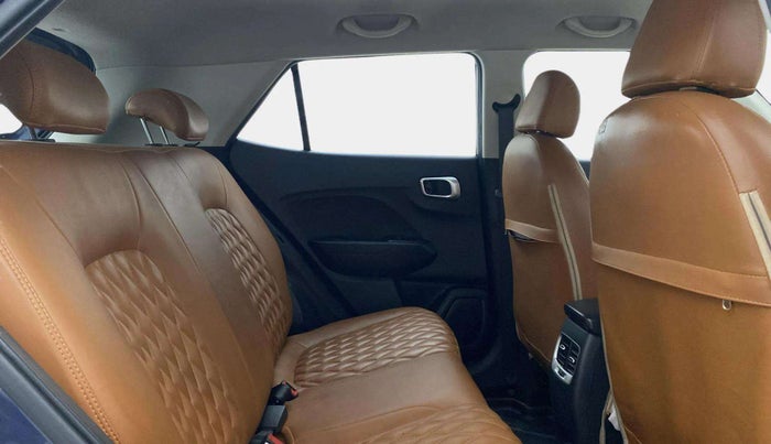 2022 Hyundai VENUE S+ 1.2, Petrol, Manual, 15,395 km, Right Side Rear Door Cabin