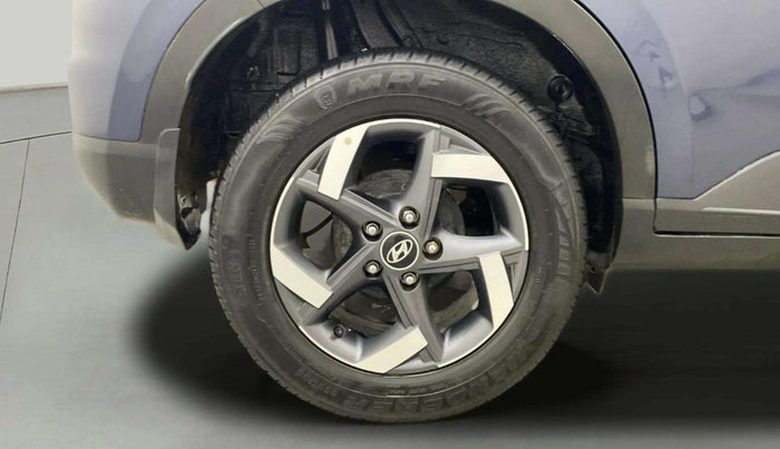 2022 Hyundai VENUE S+ 1.2, Petrol, Manual, 15,395 km, Right Rear Wheel