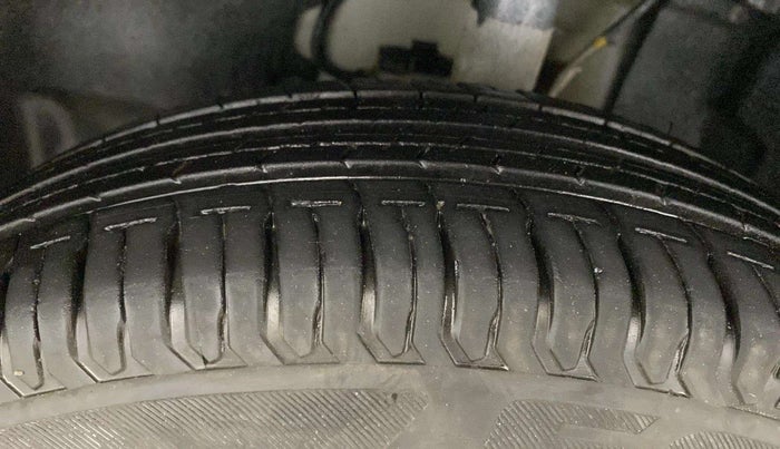 2024 Tata ALTROZ XE CNG, CNG, Manual, 9,742 km, Left Front Tyre Tread