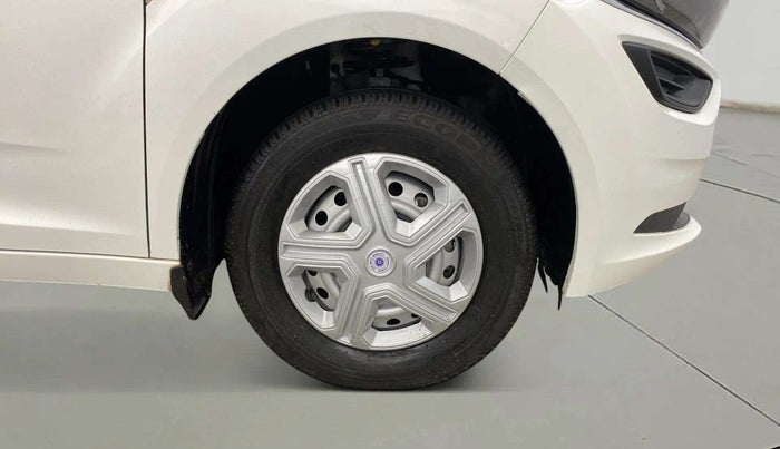 2024 Tata ALTROZ XE CNG, CNG, Manual, 9,742 km, Right Front Wheel