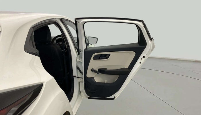 2024 Tata ALTROZ XE CNG, CNG, Manual, 9,742 km, RHS Rear Door