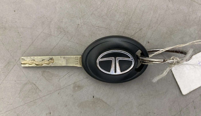2024 Tata ALTROZ XE CNG, CNG, Manual, 9,742 km, Key Close Up