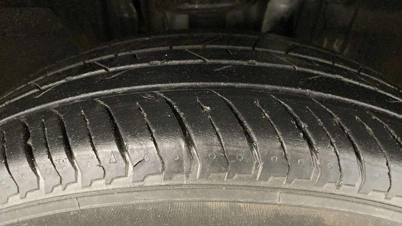 2023 Nissan MAGNITE XE, Petrol, Manual, 13,559 km, Right Front Tyre Tread