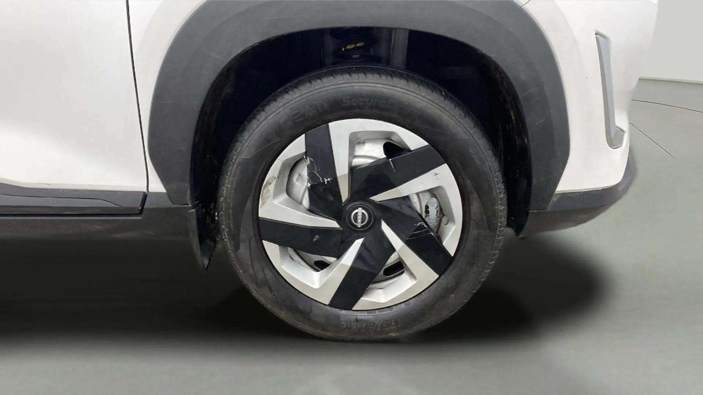 2023 Nissan MAGNITE XE, Petrol, Manual, 13,559 km, Right Front Wheel