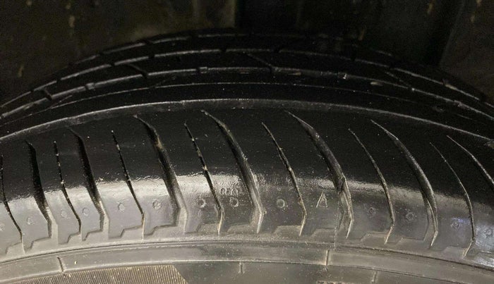 2023 Nissan MAGNITE XE, Petrol, Manual, 13,559 km, Left Rear Tyre Tread