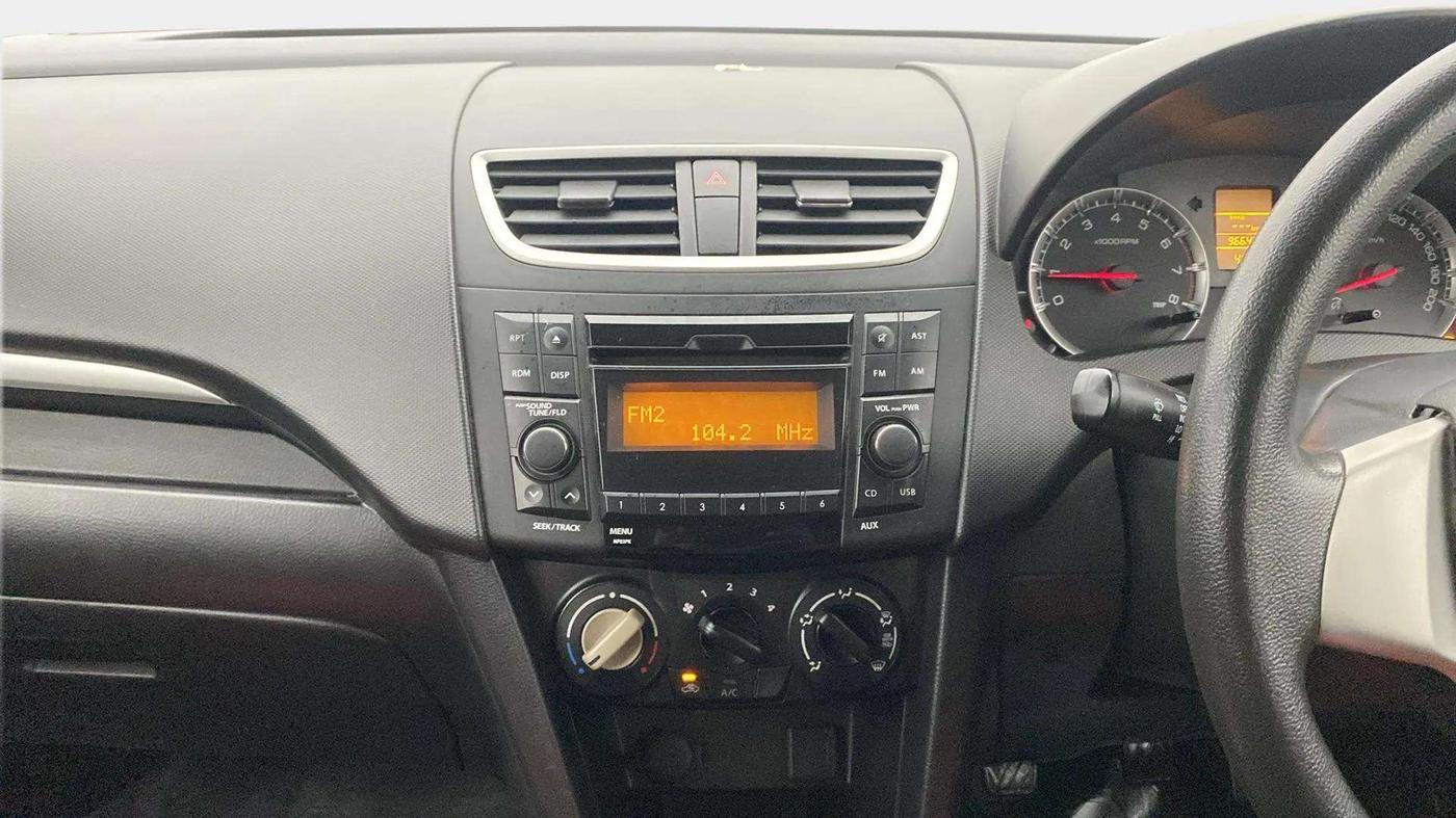 2017 Maruti Swift VXI O, Petrol, Manual, 96,788 km, Air Conditioner