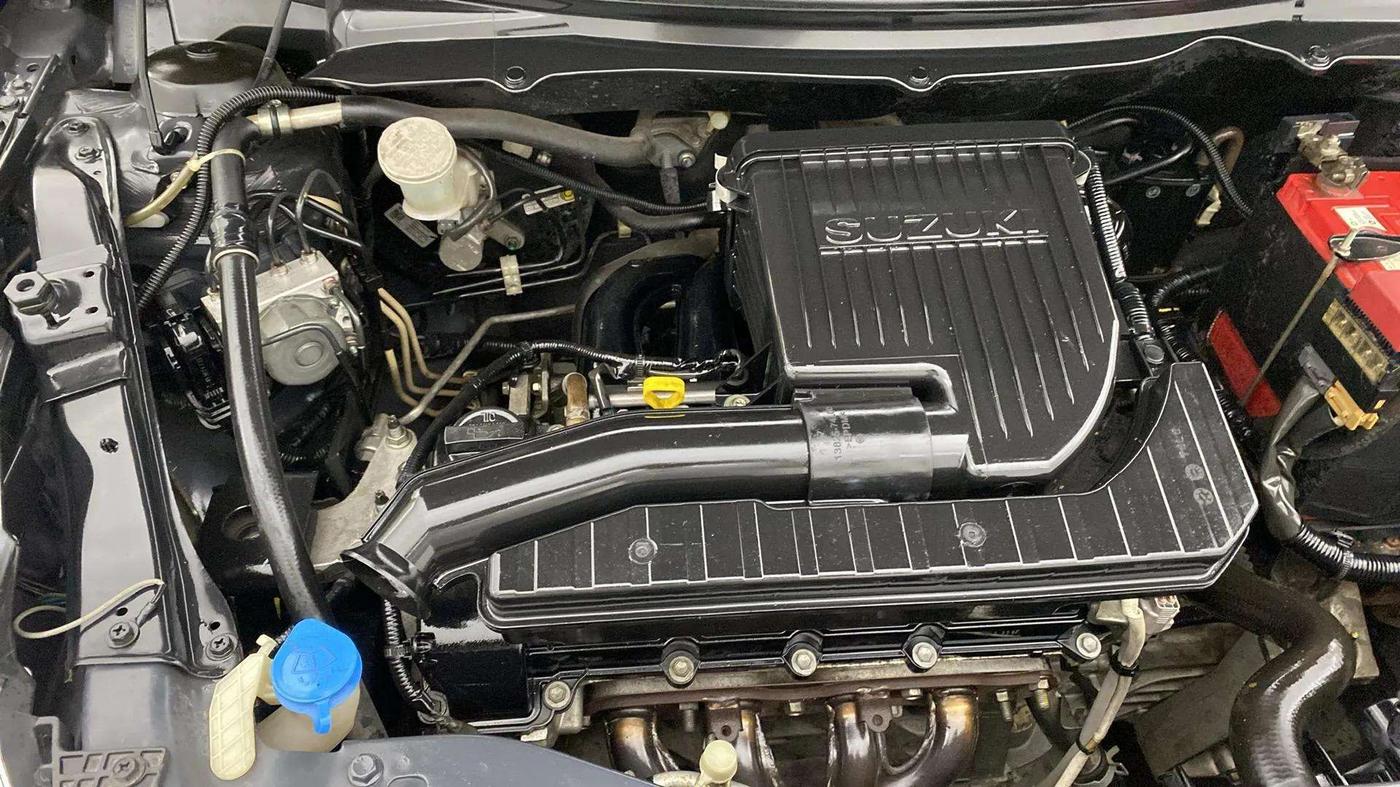 2017 Maruti Swift VXI O, Petrol, Manual, 96,788 km, Engine View - Right