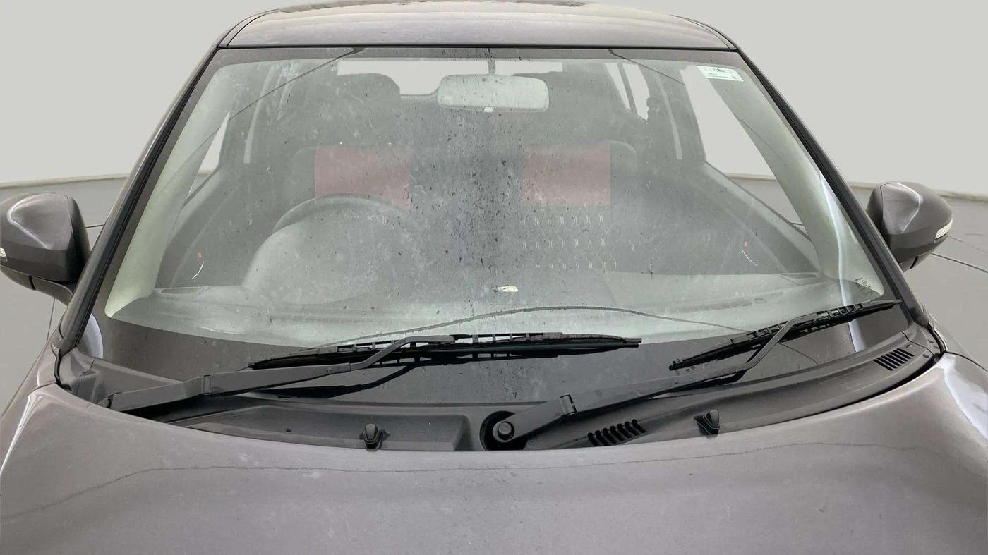 2017 Maruti Swift VXI O, Petrol, Manual, 96,788 km, Front Windshield