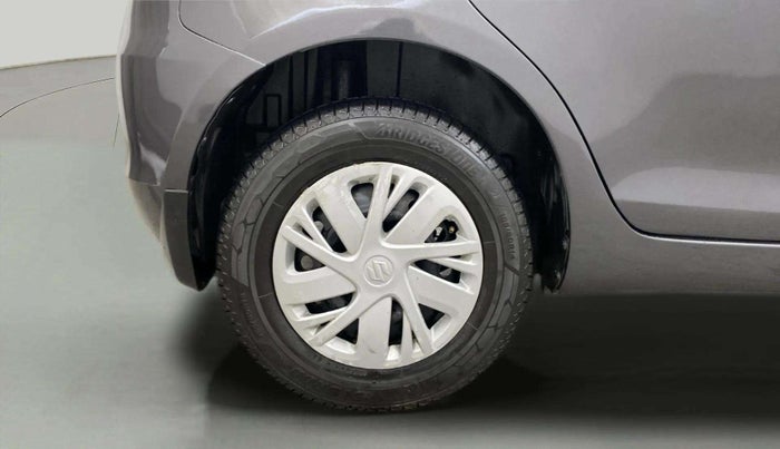 2017 Maruti Swift VXI O, Petrol, Manual, 96,641 km, Right Rear Wheel