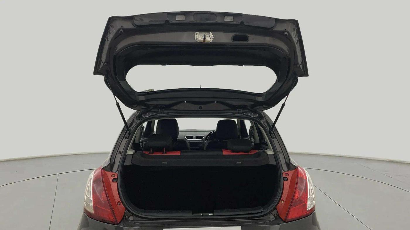 2017 Maruti Swift VXI O, Petrol, Manual, 96,788 km, Boot Door Open