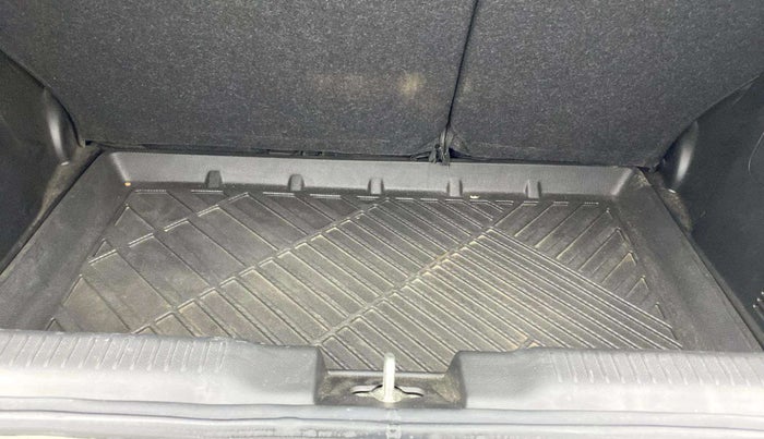 2023 Maruti Swift ZXI, Petrol, Manual, 15,528 km, Boot Inside