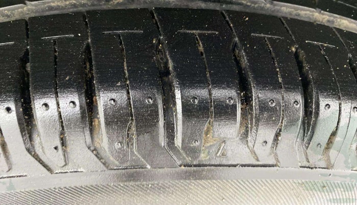 2023 Maruti Swift ZXI, Petrol, Manual, 15,528 km, Left Rear Tyre Tread