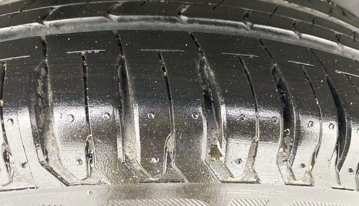 2023 Maruti Swift ZXI, Petrol, Manual, 15,528 km, Right Rear Tyre Tread