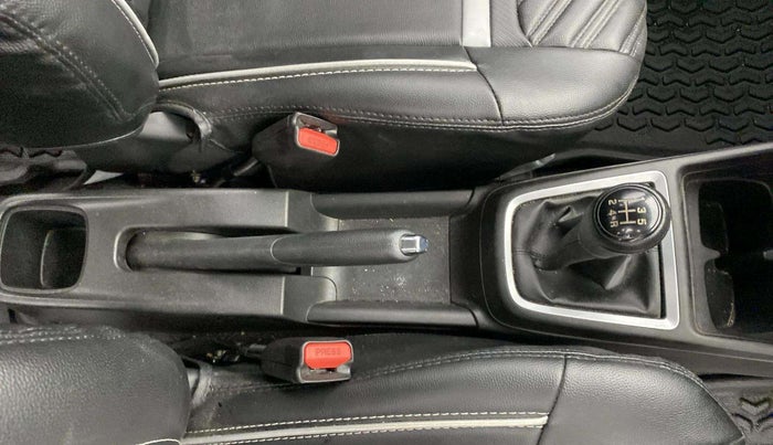 2023 Maruti Swift ZXI, Petrol, Manual, 15,528 km, Gear Lever