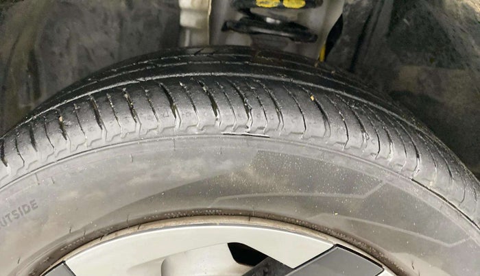 2021 Nissan MAGNITE XE, Petrol, Manual, 23,494 km, Left Front Tyre Tread