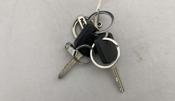 2021 Nissan MAGNITE XE, Petrol, Manual, 23,494 km, Key Close Up