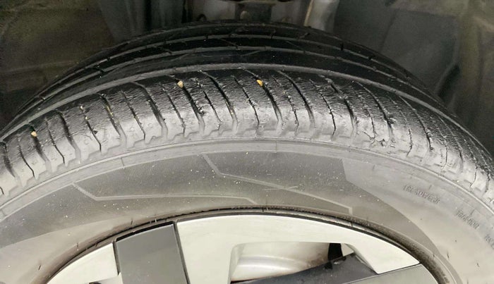 2021 Nissan MAGNITE XE, Petrol, Manual, 23,494 km, Right Front Tyre Tread