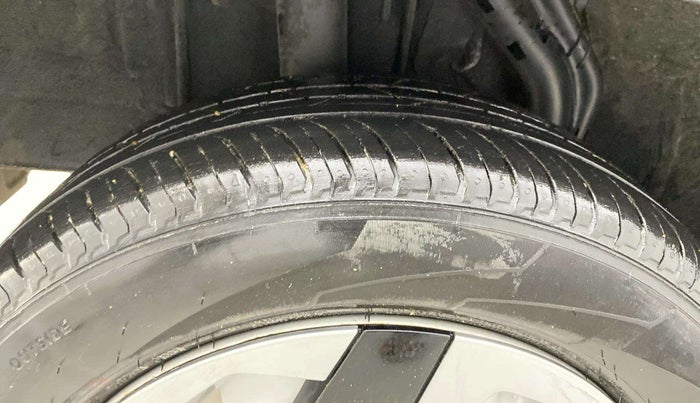 2021 Nissan MAGNITE XE, Petrol, Manual, 23,494 km, Right Rear Tyre Tread