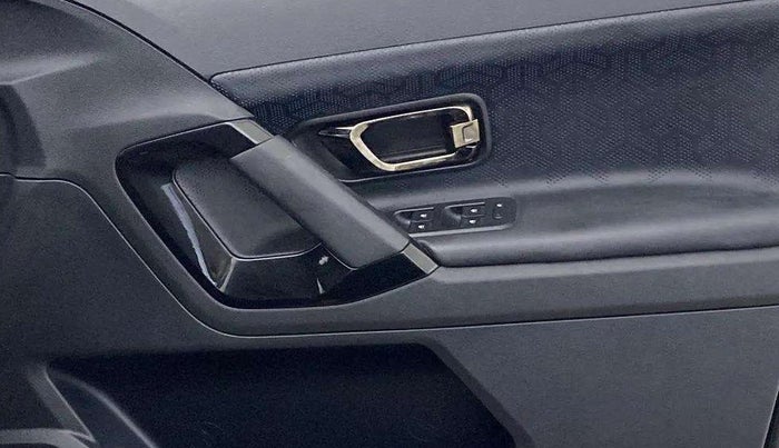 2023 Tata Harrier XZ PLUS 2.0L DARK EDITION, Diesel, Manual, 32,303 km, Driver Side Door Panels Control