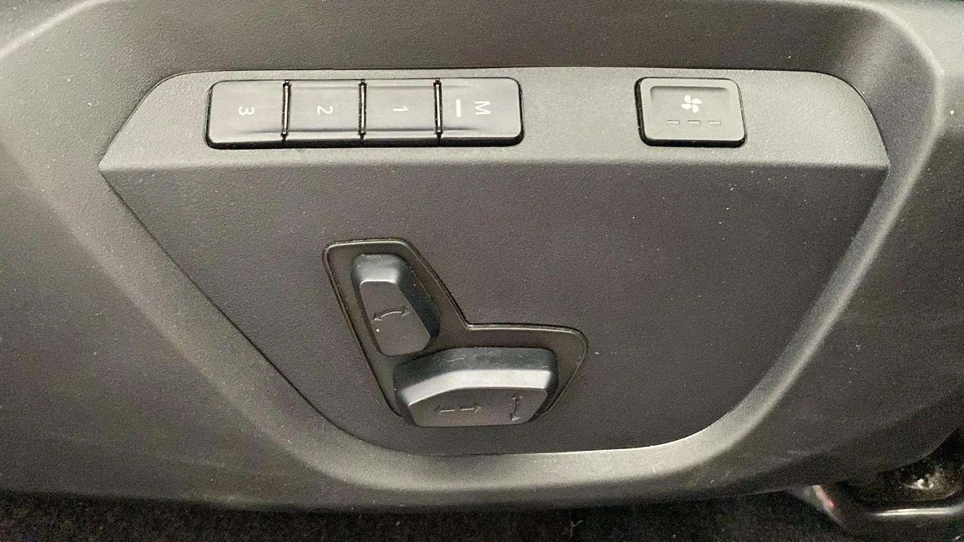 2023 Tata Harrier XZ PLUS 2.0L DARK EDITION, Diesel, Manual, 32,303 km, Driver Side Adjustment Panel