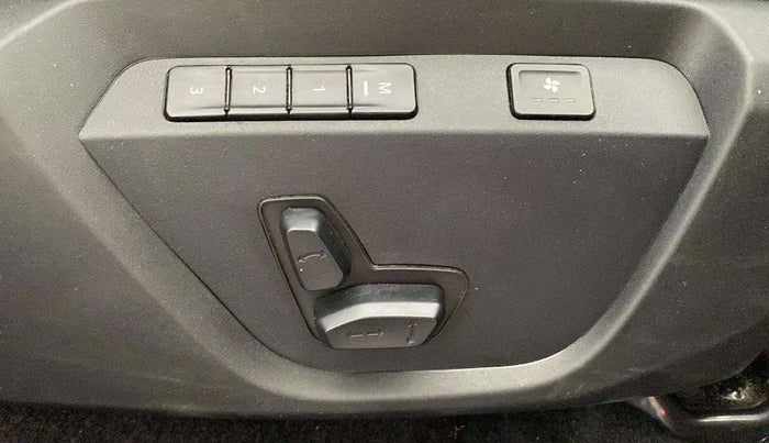 2023 Tata Harrier XZ PLUS 2.0L DARK EDITION, Diesel, Manual, 32,303 km, Driver Side Adjustment Panel