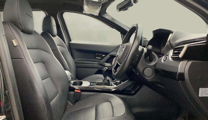 2023 Tata Harrier XZ PLUS 2.0L DARK EDITION, Diesel, Manual, 32,303 km, Right Side Front Door Cabin
