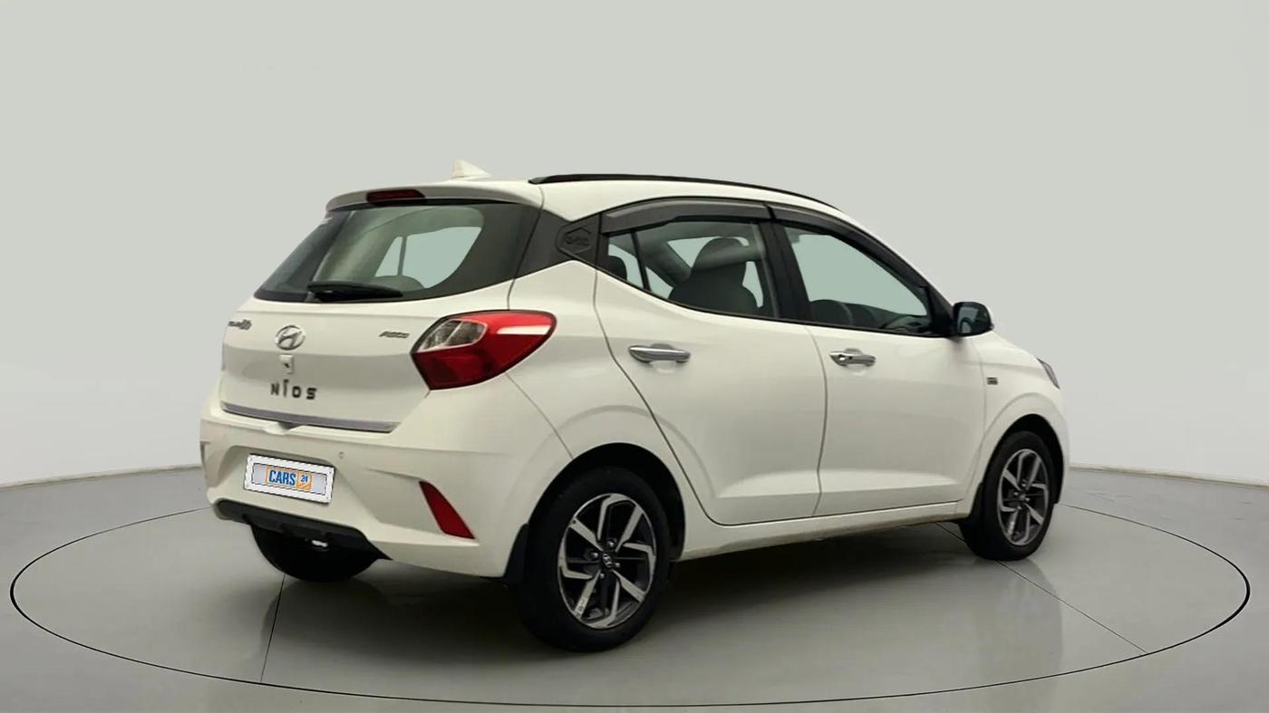 2022 Hyundai GRAND I10 NIOS ASTA AMT 1.2 KAPPA VTVT, Petrol, Automatic, 22,155 km, Right Back Diagonal