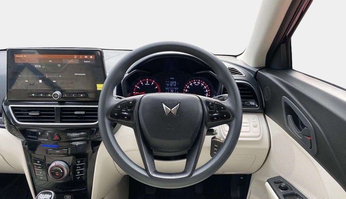 2024 Mahindra XUV 3XO MX3 Pro 1.2 L TCMPFi, Petrol, Manual, 1,328 km, Steering Wheel Close Up