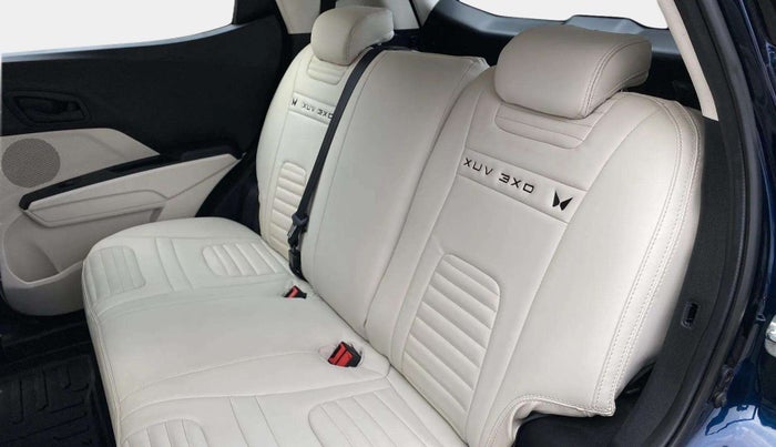 2024 Mahindra XUV 3XO MX3 Pro 1.2 L TCMPFi, Petrol, Manual, 1,328 km, Right Side Rear Door Cabin
