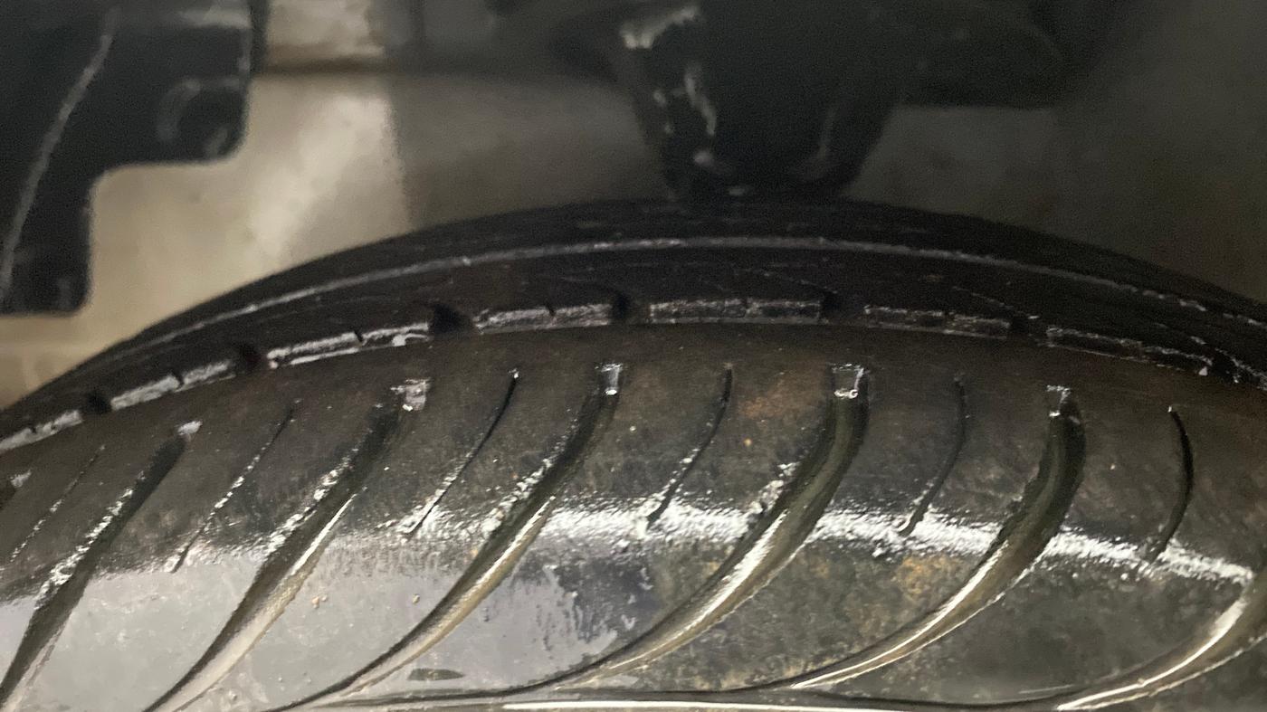 2017 Hyundai Eon ERA +, Petrol, Manual, 13,436 km, Left Front Tyre Tread