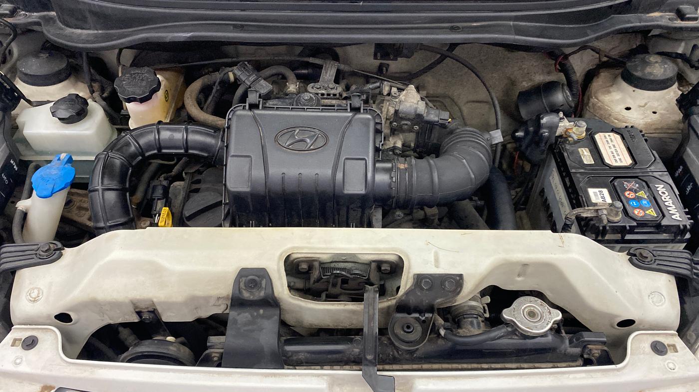 2017 Hyundai Eon ERA +, Petrol, Manual, 13,436 km, Engine View