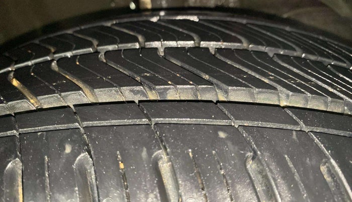 2018 Maruti Baleno ALPHA CVT PETROL 1.2, Petrol, Automatic, 72,246 km, Right Front Tyre Tread