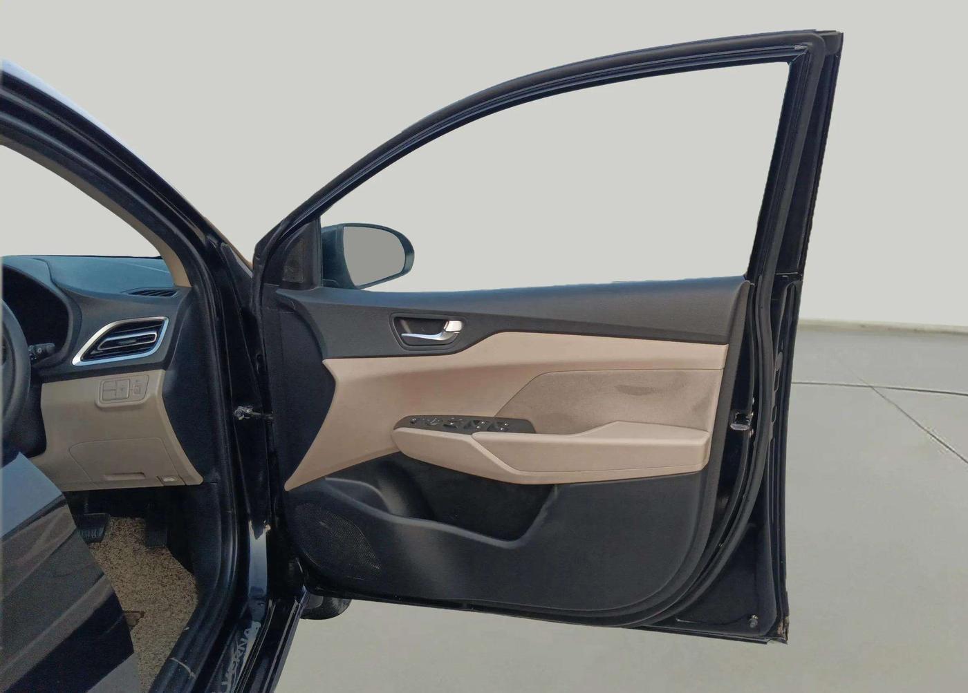 2021 Hyundai Verna SX 1.5 VTVT IVT, Petrol, Automatic, 78,292 km, RHS Front Door