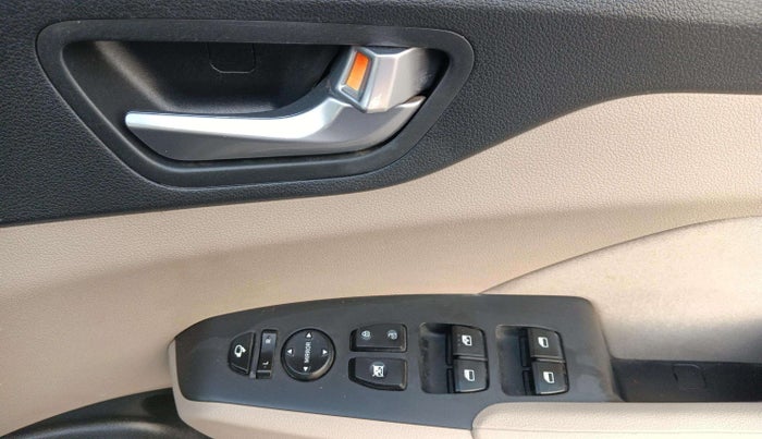 2021 Hyundai Verna SX 1.5 VTVT IVT, Petrol, Automatic, 78,292 km, Driver Side Door Panels Control
