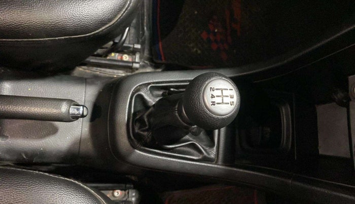 2017 Maruti Swift VXI, Petrol, Manual, 19,714 km, Gear Lever