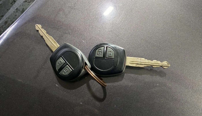 2017 Maruti Swift VXI, Petrol, Manual, 19,714 km, Key Close Up