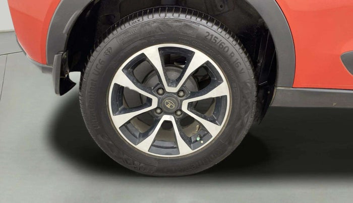 2020 Tata NEXON XZ PLUS (O) DIESEL DUAL TONE, Diesel, Manual, 86,206 km, Right Rear Wheel