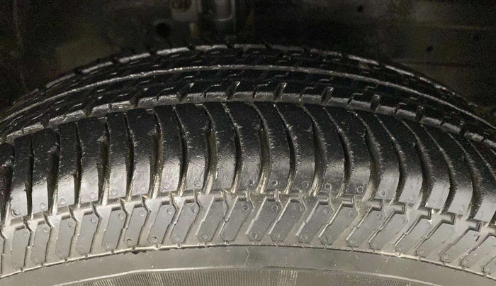2014 Maruti Swift VXI, Petrol, Manual, 80,816 km, Right Front Tyre Tread