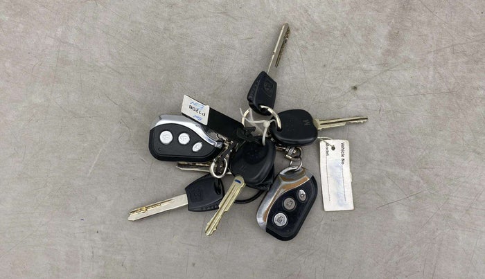 2013 Hyundai Eon MAGNA +, Petrol, Manual, 37,214 km, Key Close Up
