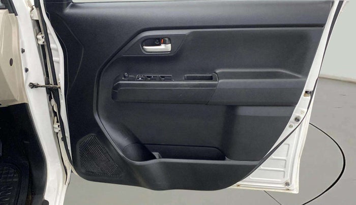2019 Maruti New Wagon-R VXI 1.2, CNG, Manual, 50,251 km, Driver Side Door Panels Control