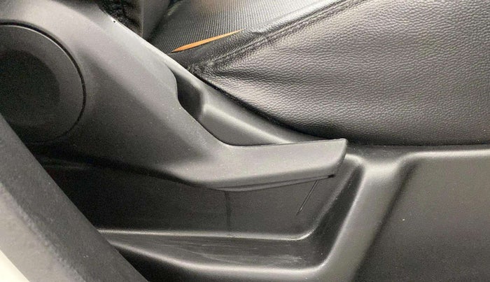 2019 Maruti New Wagon-R VXI 1.2, CNG, Manual, 50,251 km, Driver Side Adjustment Panel